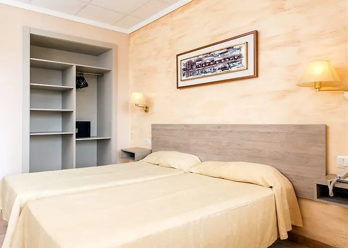 Nura Condor Hotell 3*