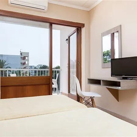 Nura Condor מלון 3*