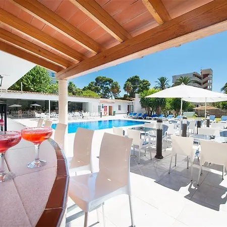 Nura Condor מלון